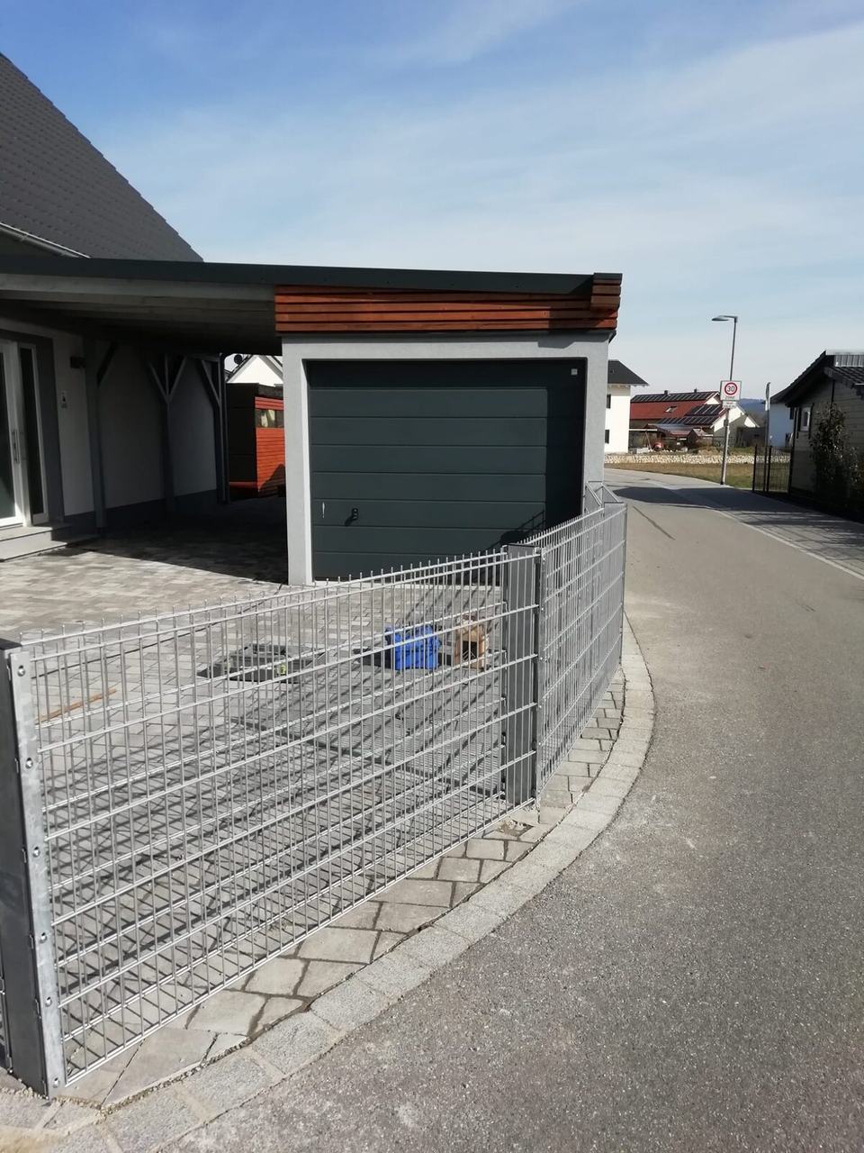 Doppelstabmattenzaun an Carport und Garage – Zaun Montage Landkreis Cham