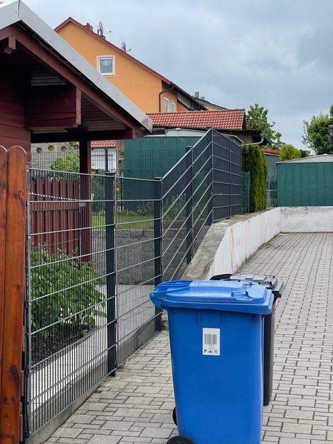 Doppelstabmattenzaun im Garten am Wohnhaus