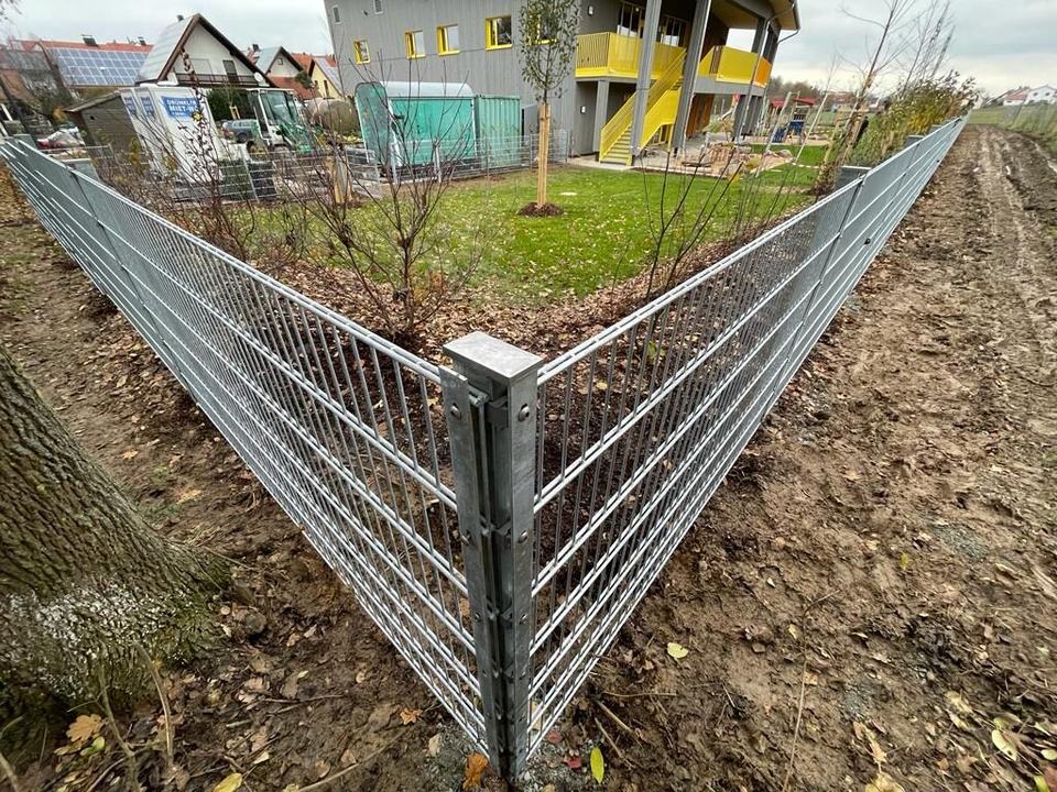 Feuerverzinkter Doppelstabmattenzaun im Neubaugebiet – Doppelstabmattenzaun Cham